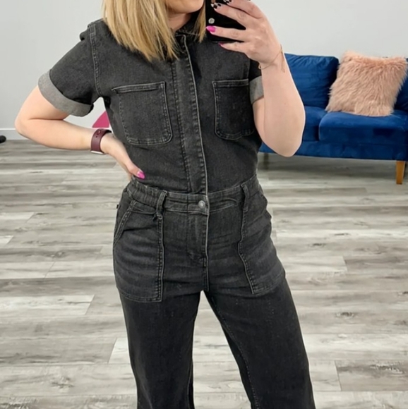 NWT Judy Blue Black Denim Jumpsuit Size Medium & 1XL Fall Winter 2025 - Picture 1 of 11
